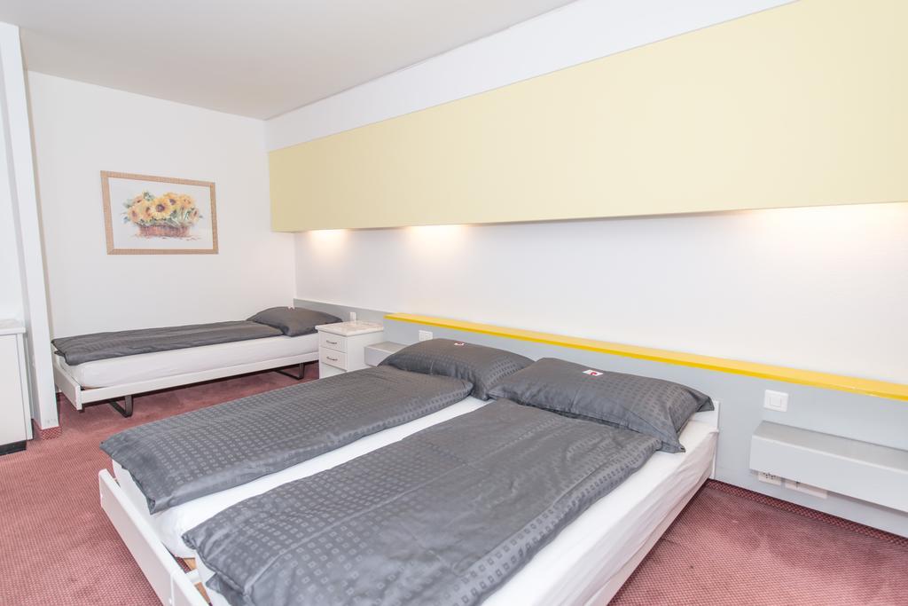 Hotel Rotes Haus Brugg  Rom bilde
